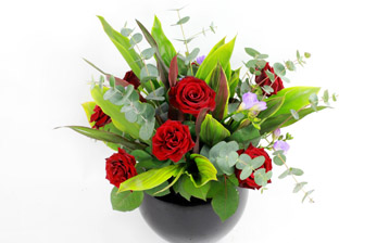 

Обои цветы красные розы ваза букет

