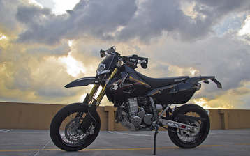 

HD картинки мотоциклы 1024x768 Suzuki

