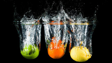 

Фото макро, лимоны, всплекс, вода

