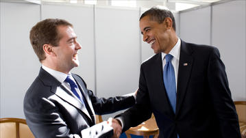 

Обои 1280x720, Медведев, Обама, рукопожатие


