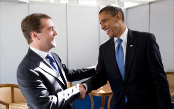 

Обои 1440x900, Медведев, Обама, рукопожатие

