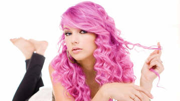 

Обои Тейлор Свифт, фото девушка розовые волосы

