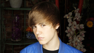 

Картинка 1600x900 певец Justin Bieber

