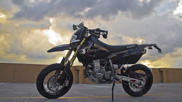 

HD картинки мотоциклы 1600x900 Suzuki

