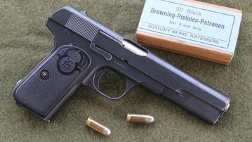 

Обои оружие 1920x1080 на рабочий стол, пистолет, патроны скачать бесплатно высокого качества.

