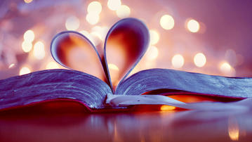 

Фото любовь, страницы книги в виде сердца

