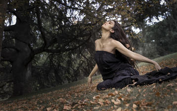 

HD обои осень, фото красивая девушка, лес

