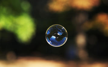 

Фото макро, мыльный пузырь

